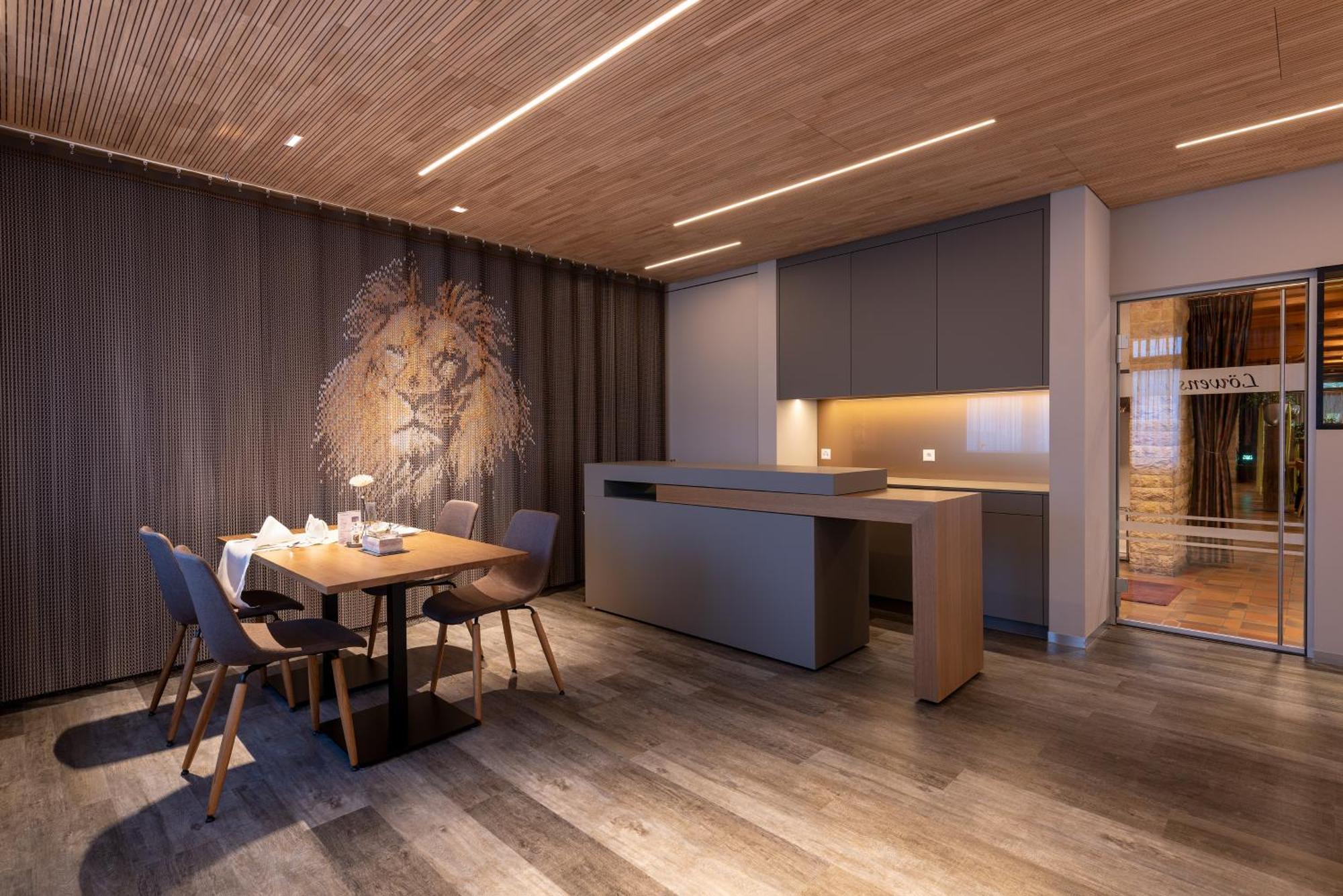 Landgasthof Lowen Sulgen エクステリア 写真